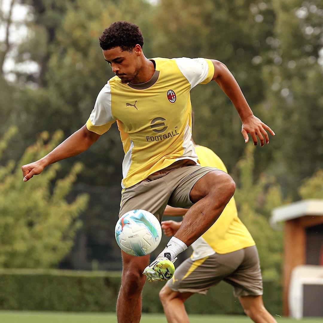 芒果娱乐 -包含德甲今夜再迎强敌，费耶诺德战术微调，主帅态度：赛场秩序良好，资深球员宣示担当的词条