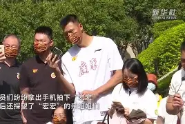 芒果网址 -广东宏远训练开放日；关键时刻远射贴柱引欢呼；亚冠在即；球队文化再被提及 